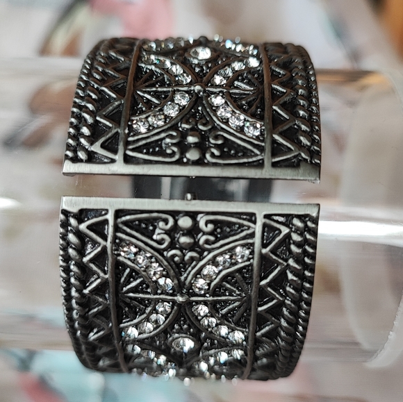 Art Deco Reproduction Clamper Pewter Color Rhinestone Bracelet MINT Condition - Picture 4 of 10